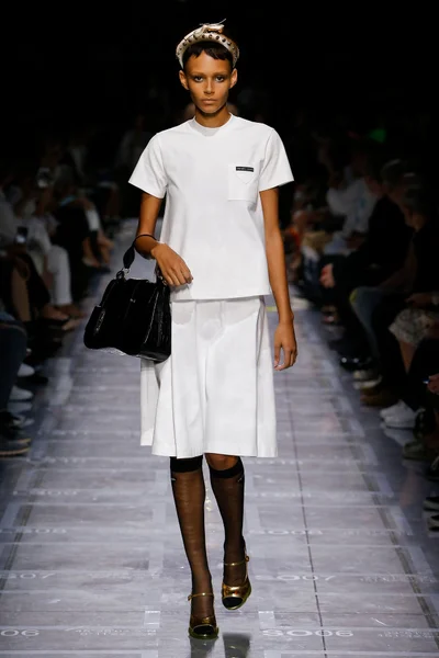 Look 29